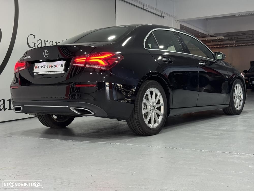 Mercedes-Benz A 180 Limousine d Progressive Aut. - 17