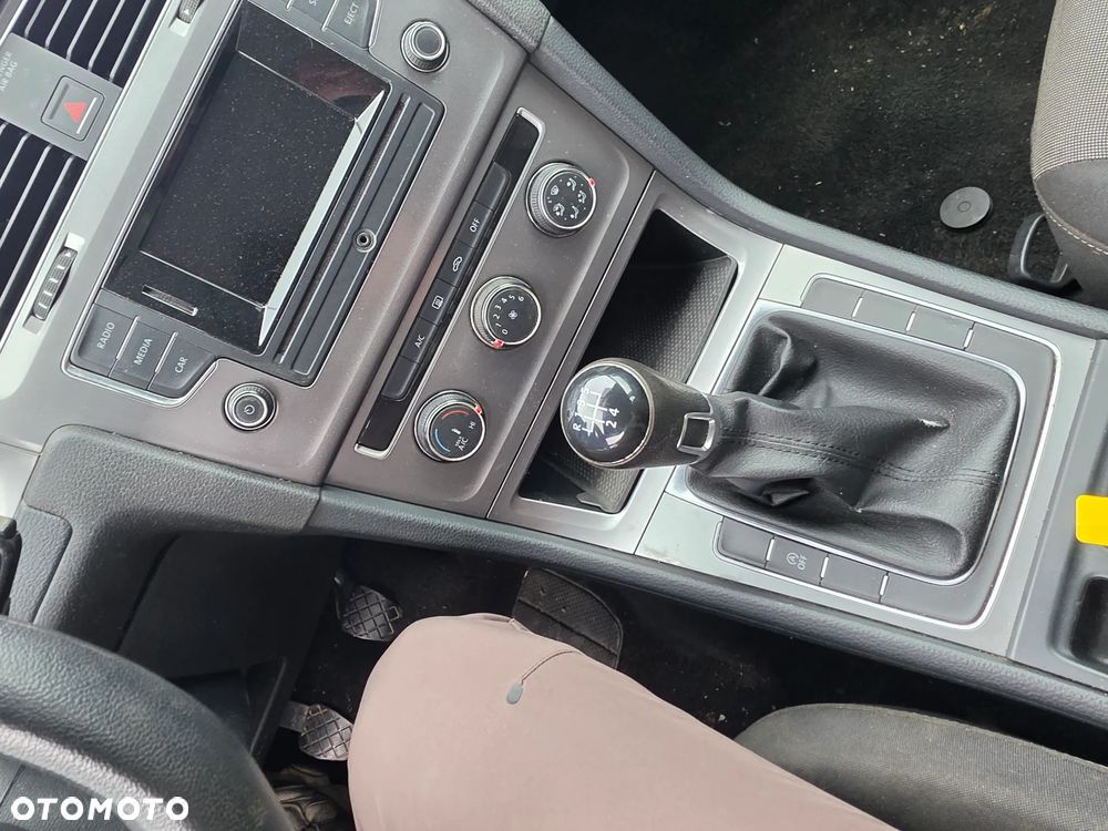 Volkswagen Golf 1.2 TSI BMT Trendline Perfectline - 28