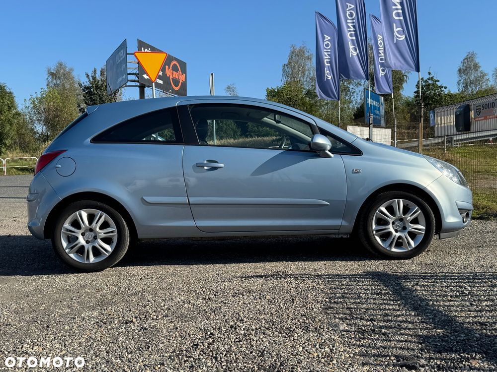Opel Corsa 1.2 16V Cosmo Easytronic - 8
