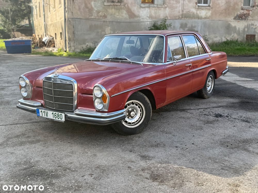 Mercedes-Benz 280 - 1