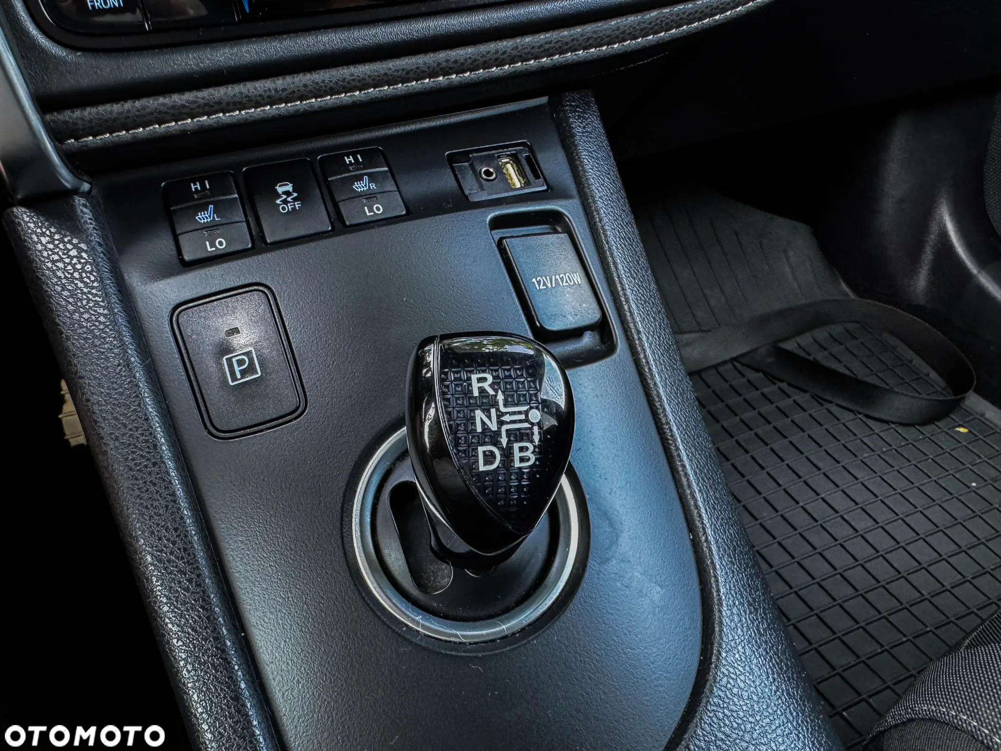 Toyota Auris 1.8 VVT-i Hybrid Automatik Edition S+ - 31