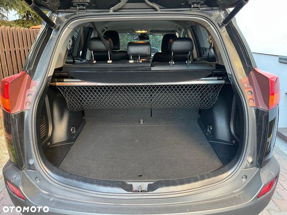 Toyota RAV4 2.2 D-CAT Premium - 11