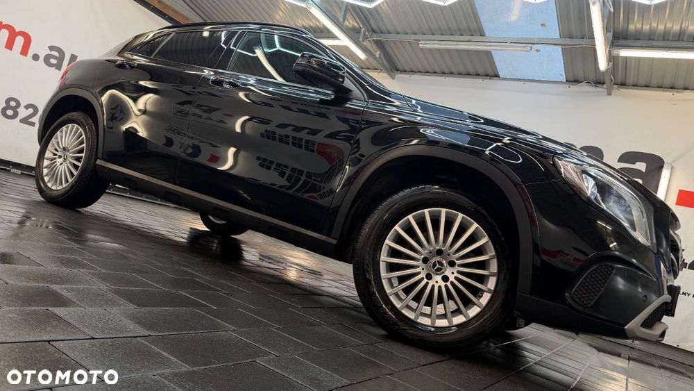 Mercedes-Benz GLA - 16