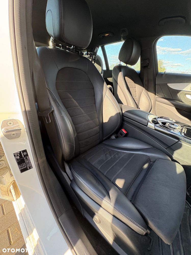 Mercedes-Benz Klasa C 300 d 4Matic 9G-TRONIC AMG Line - 15