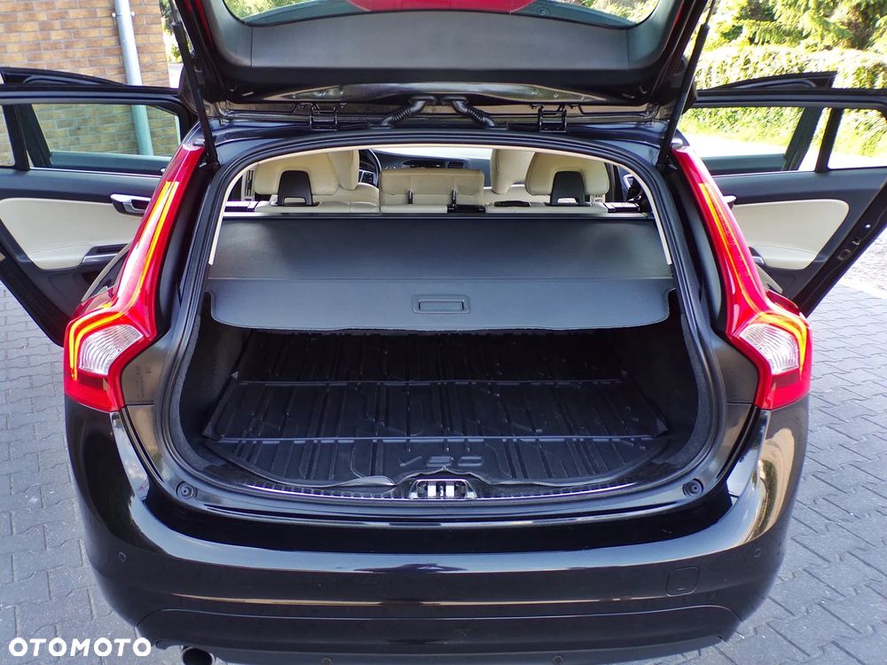 Volvo V60 D3 Summum - 29