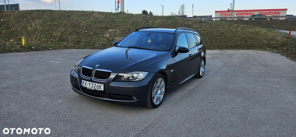 BMW Seria 3 320i - 1