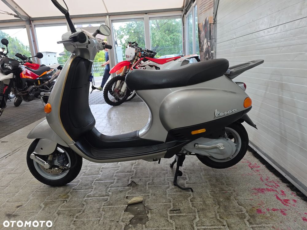 Piaggio Vespa - 12