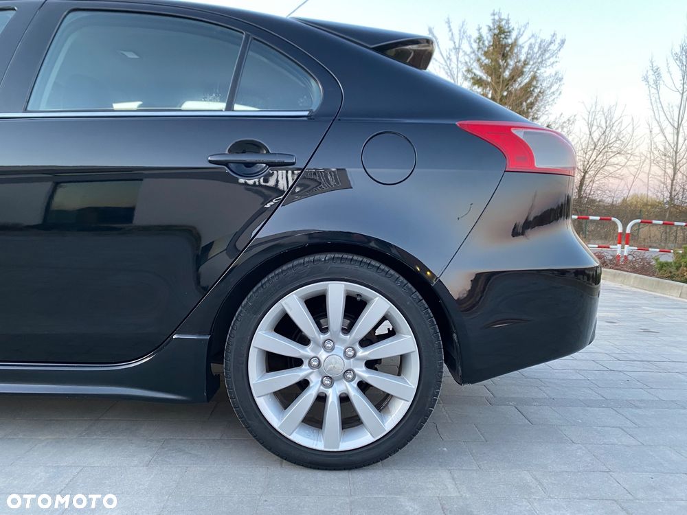 Mitsubishi Lancer 1.8 Intense - 26