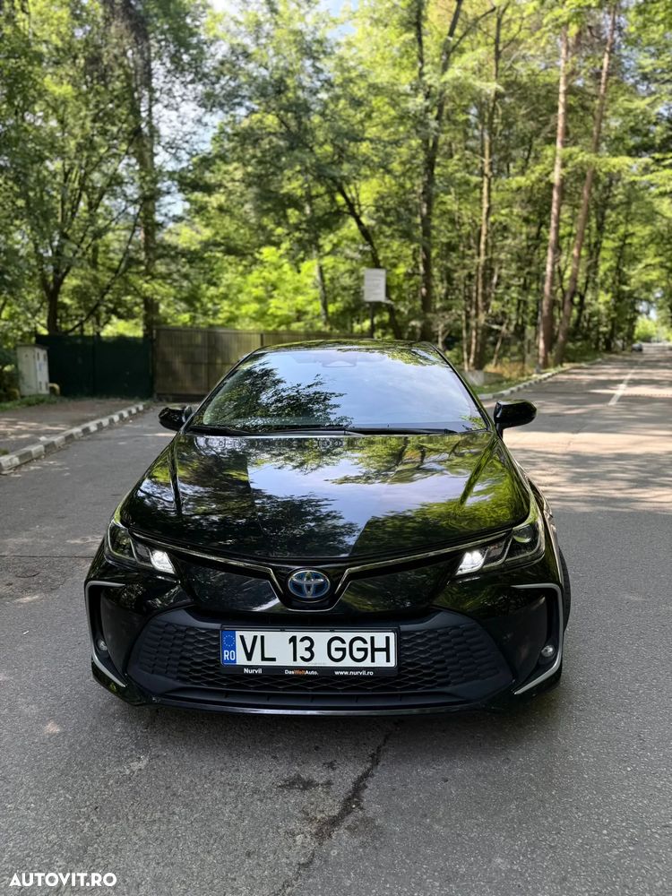 Toyota Corolla 1.8 HSD Business - 18