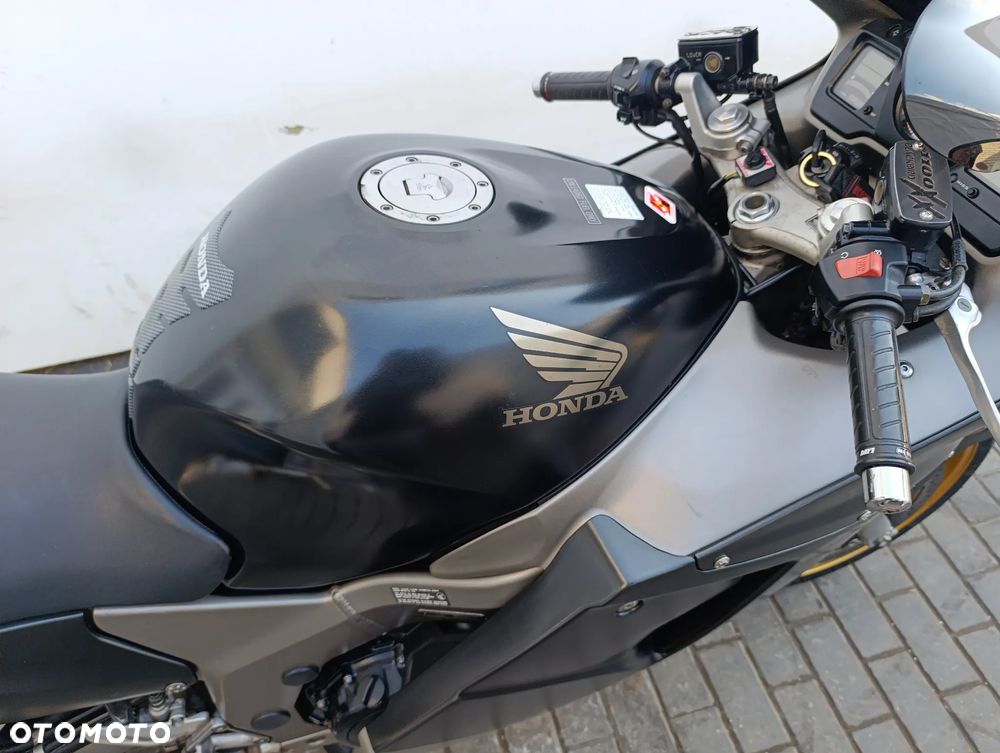 Honda CBR - 26
