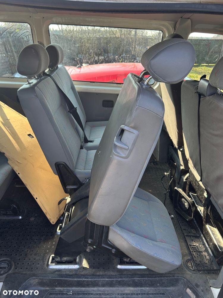 Komplet foteli 2 i 3 rząd VW T5 transporter ŁADNE !!! - 1