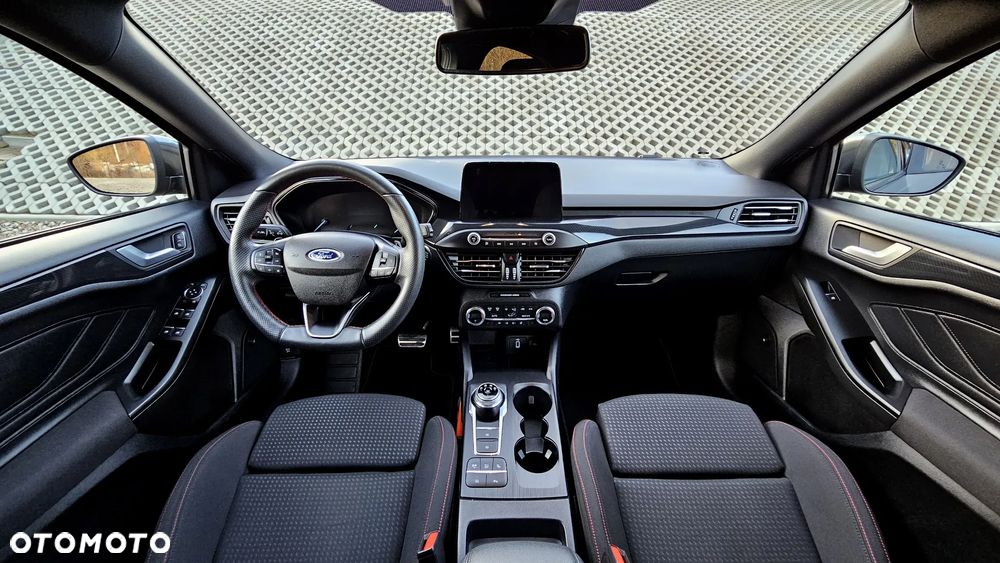Ford Focus 1.5 EcoBoost ST-Line - 34