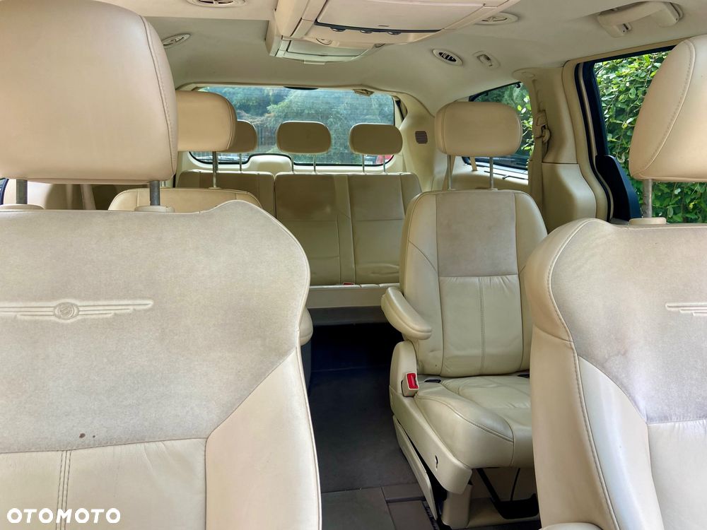 Chrysler Town & Country 3.8 - 8