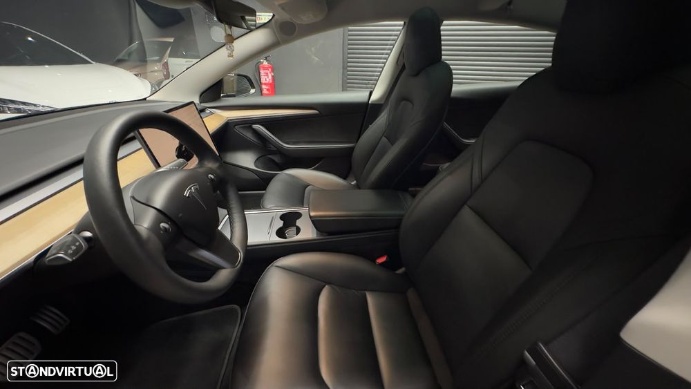 Tesla Model 3 Performance Dual Motor AWD - 29
