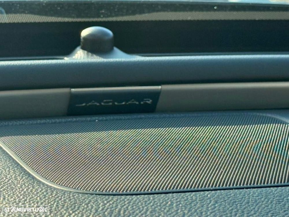 Jaguar XE 2.0 D Pure - 23