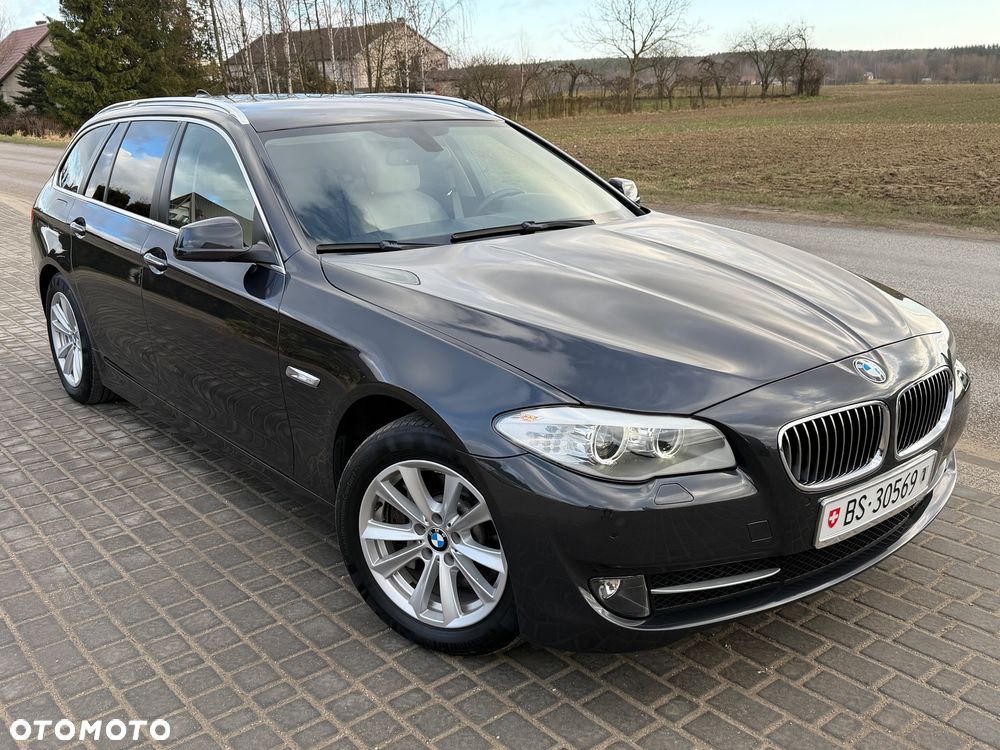 BMW Seria 5 528i xDrive Sport-Aut Luxury Line - 3