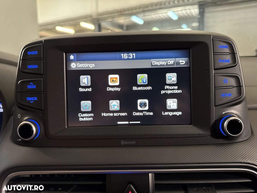 Hyundai KONA - 21