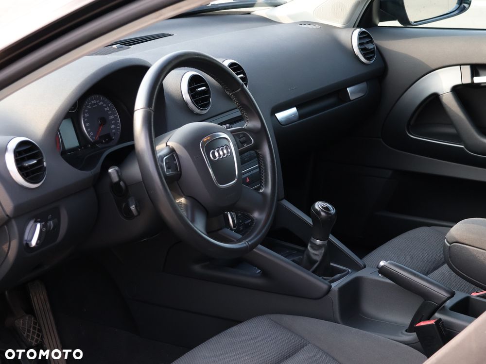 Audi A3 3-drzwiowe 1.4 TFSI Ambiente - 26