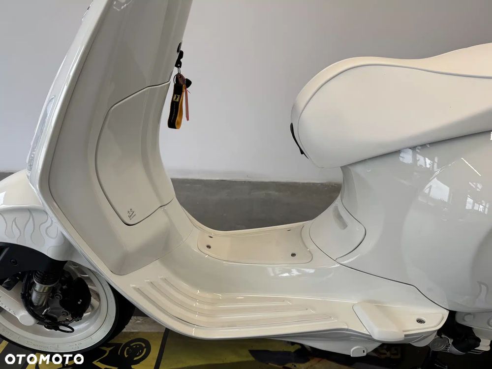 Piaggio Vespa - 24