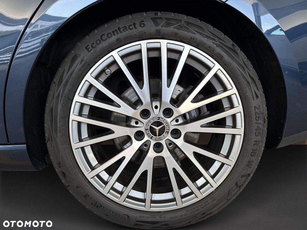 Mercedes-Benz CLA - 10