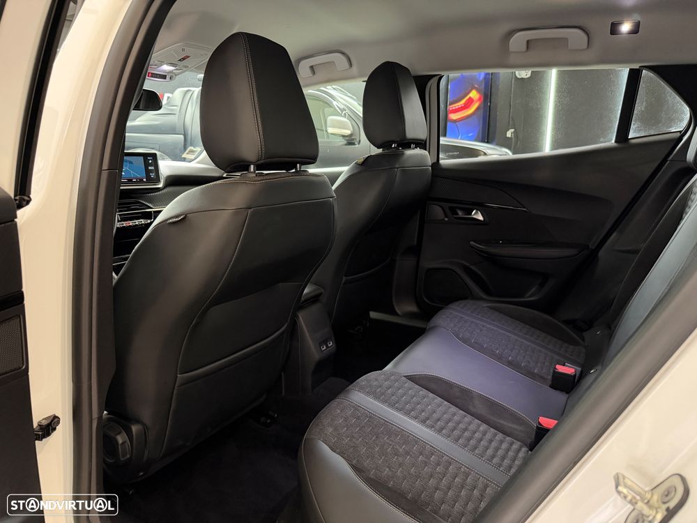 Peugeot 2008 PureTech 130 EAT8 Allure Pack - 14