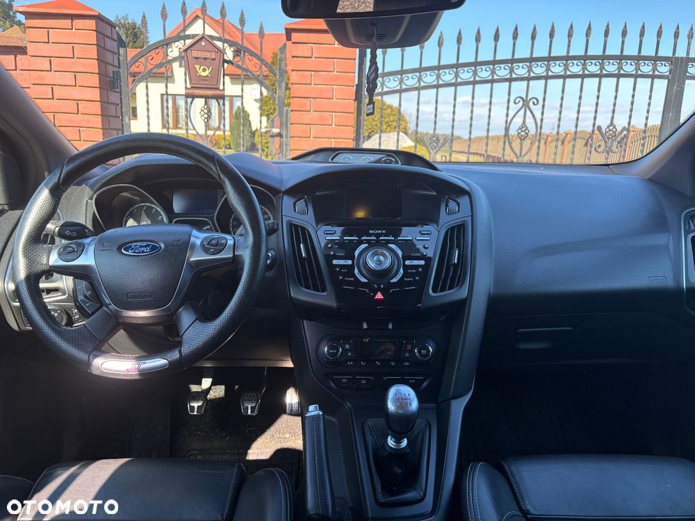 Ford Focus ST - 19