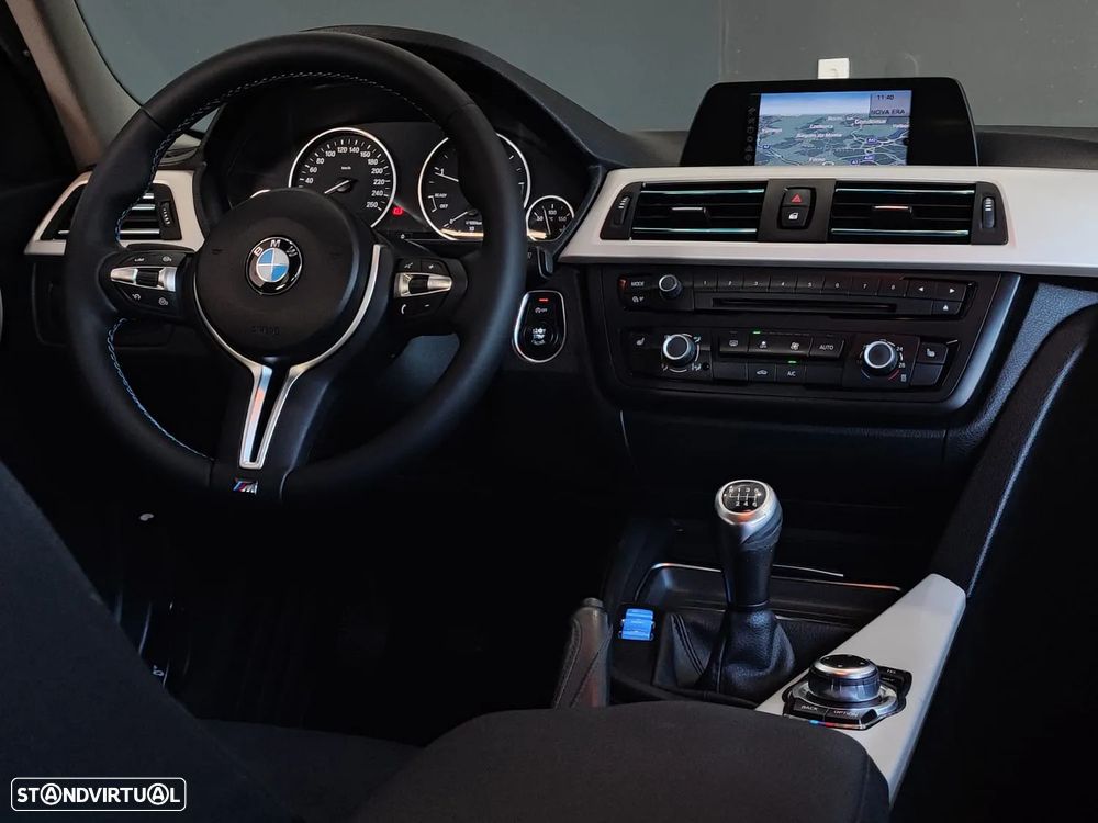 BMW 318 d DPF Touring Edition Sport - 34