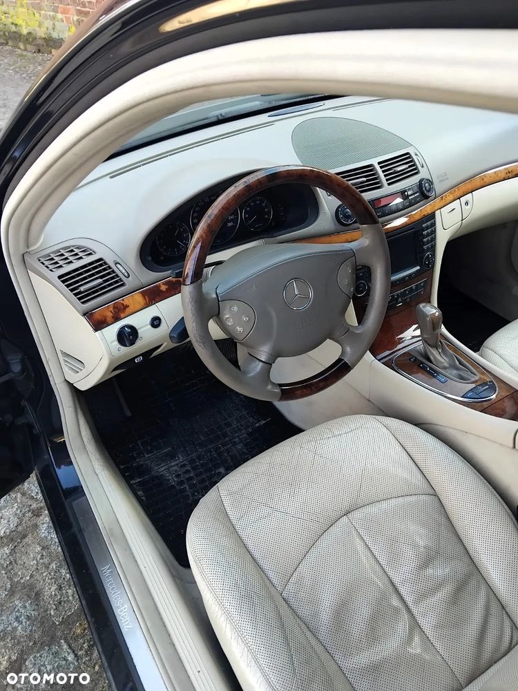 Mercedes-Benz Klasa E 500 7G-TRONIC Elegance - 11