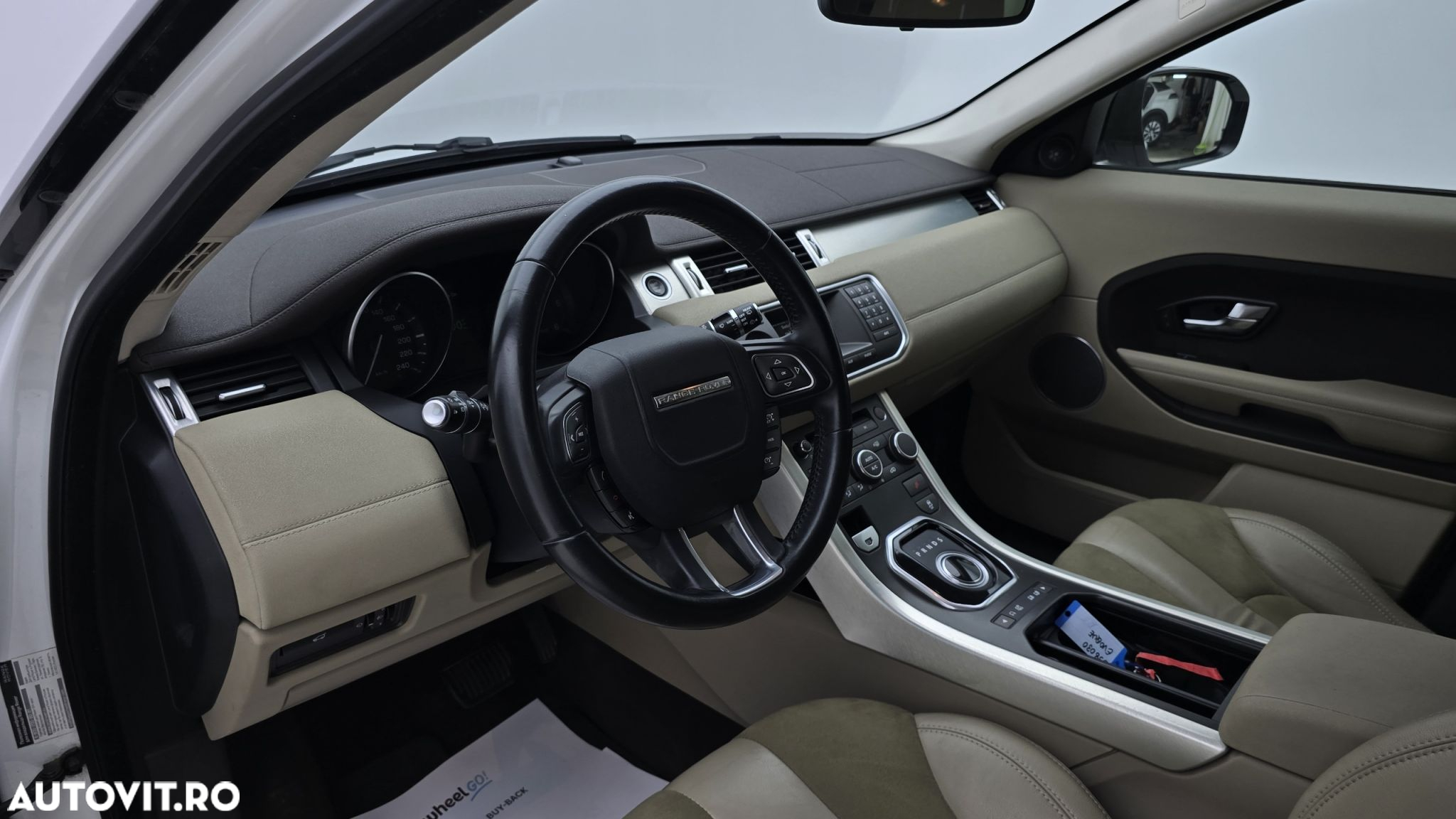 Land Rover Range Rover Evoque - 13