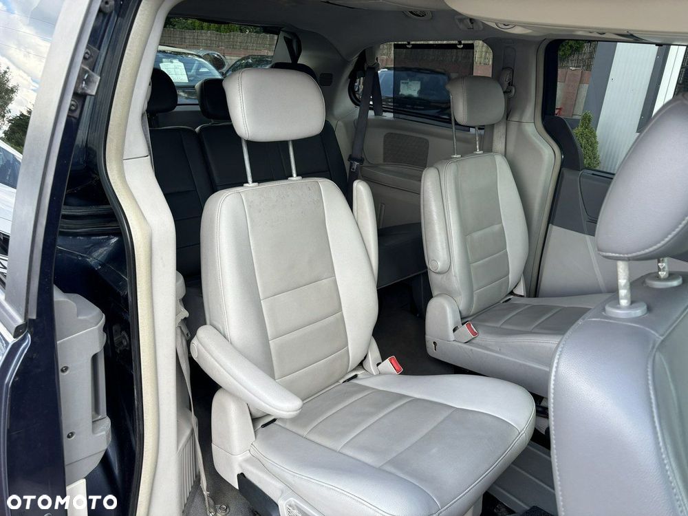 Dodge Grand Caravan - 31