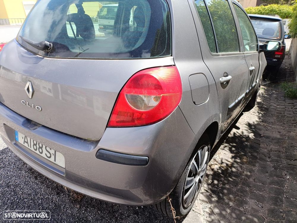 Renault Clio 1.5 dCi Dynamique S - 5