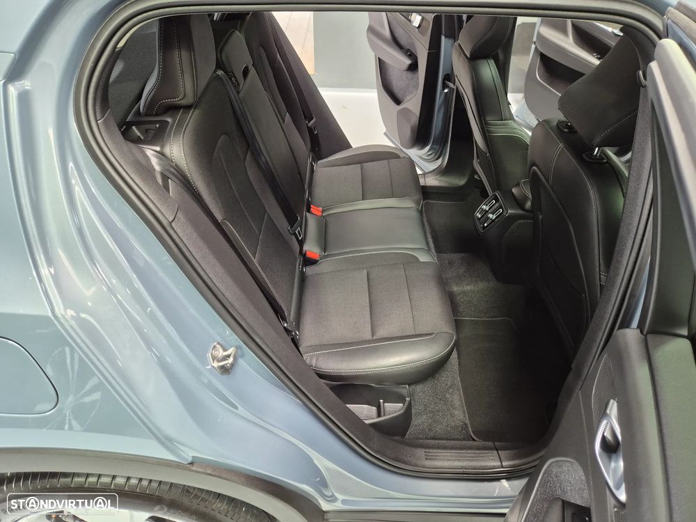 Volvo XC 40 2.0 D3 Momentum Plus - 40