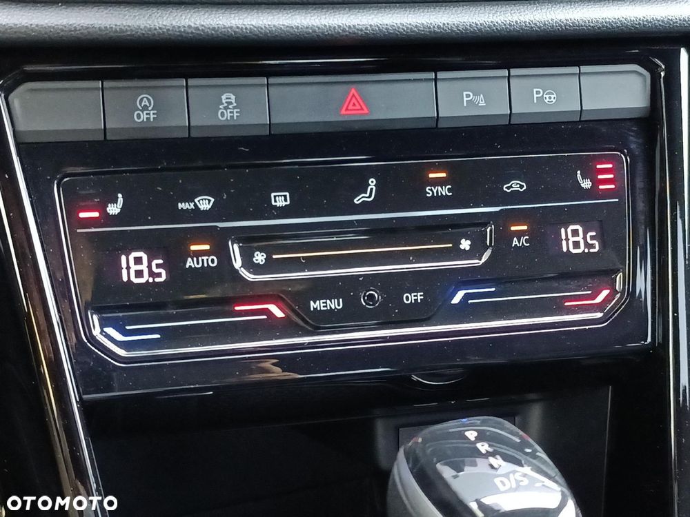 Volkswagen T-Roc - 36