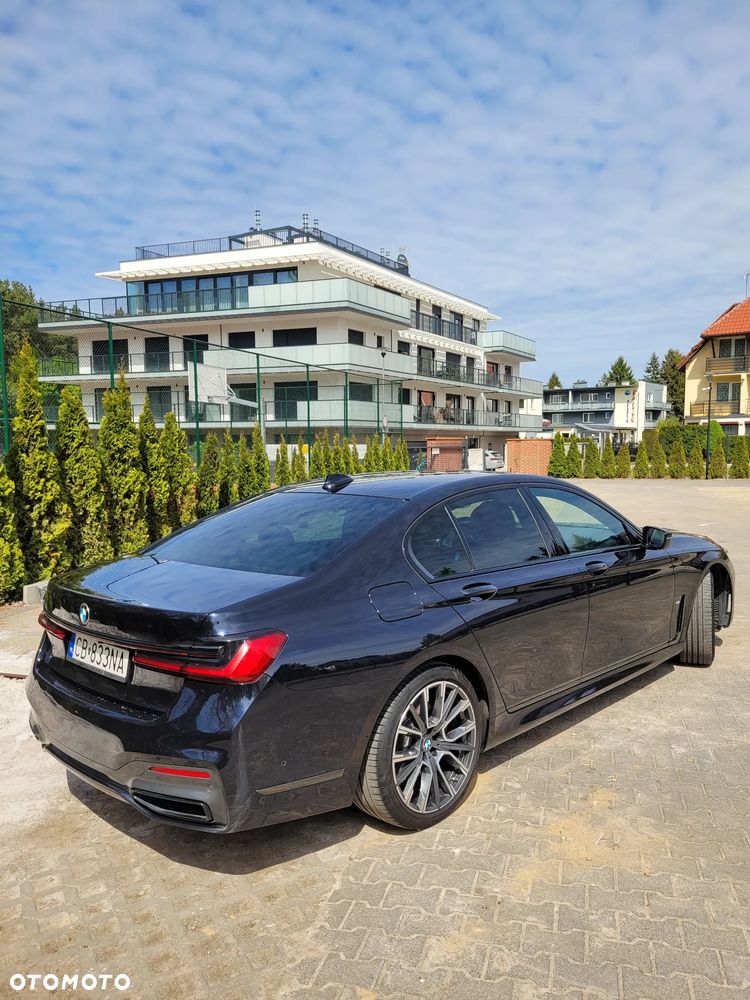 BMW Seria 7 730d mHEV - 5