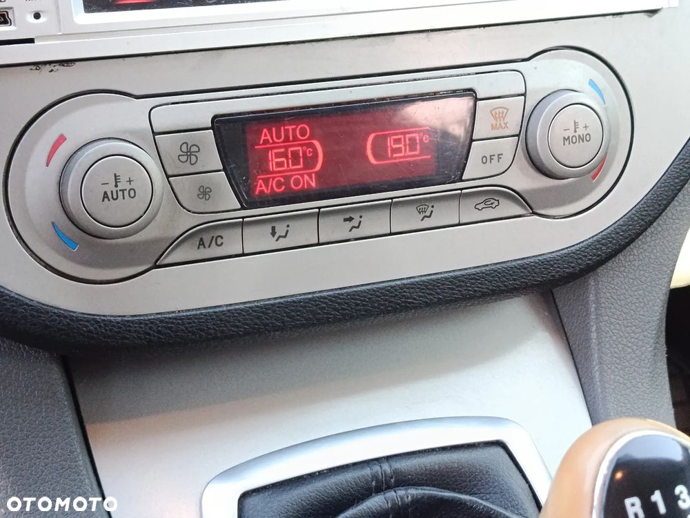 Ford Kuga 2.0 TDCi 4x4 Titanium - 19