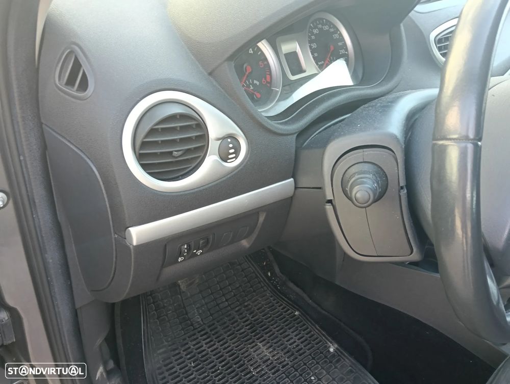 Renault Clio 1.5 dCi Privilège - 7