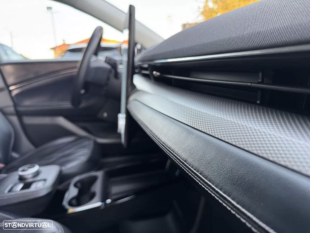 Ford Mustang Mach-E 75.7 kWh Premium AWD - 38