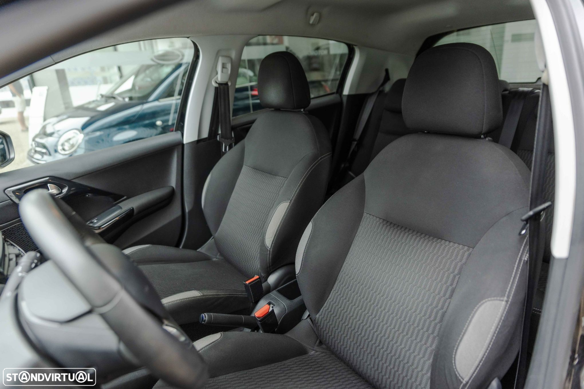 Peugeot 208 1.2 PureTech Active - 11