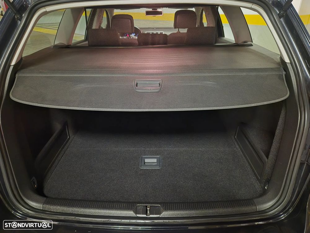 VW Passat Variant 1.6 TDI Confortline - 33
