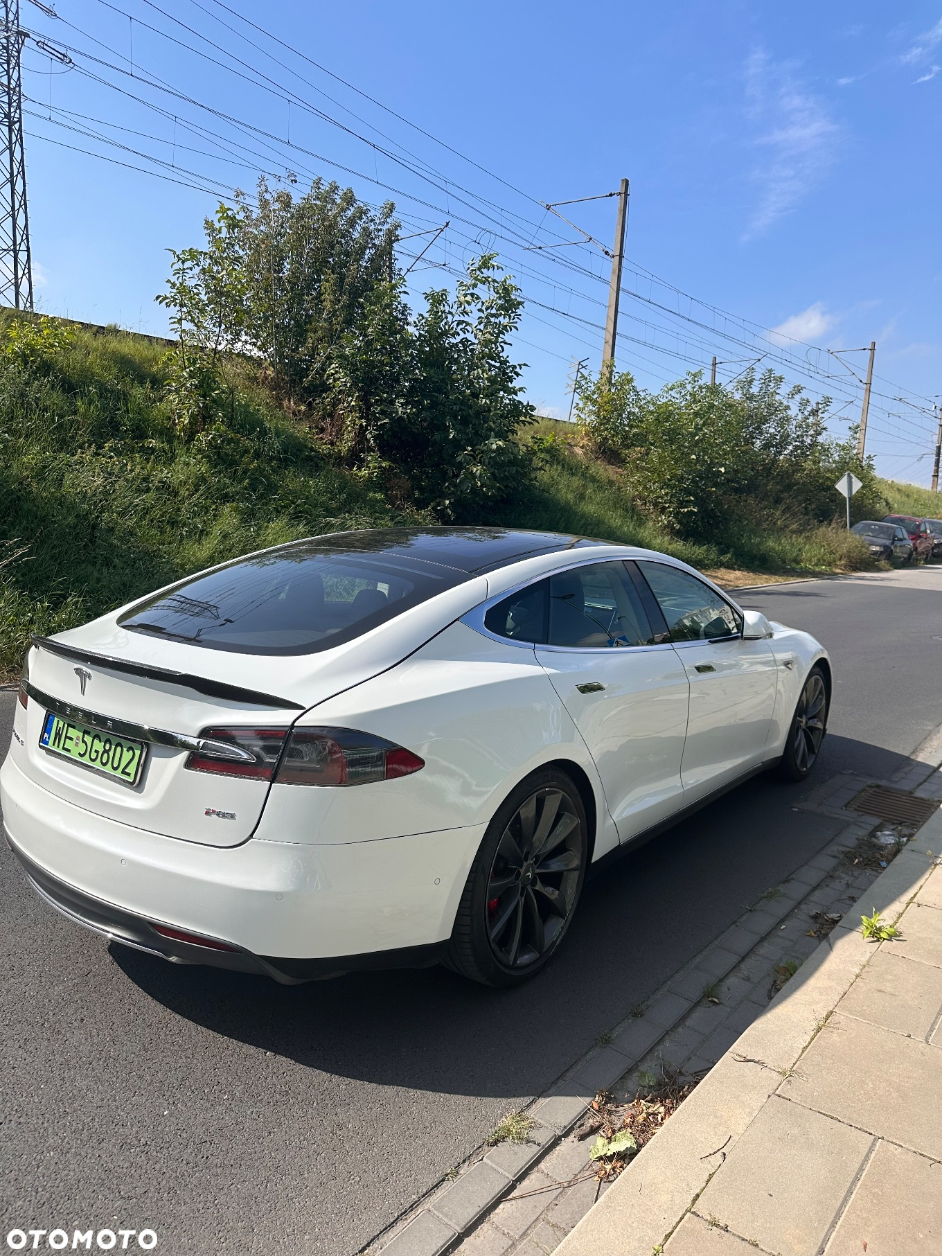 Tesla Model S 85 D - 5