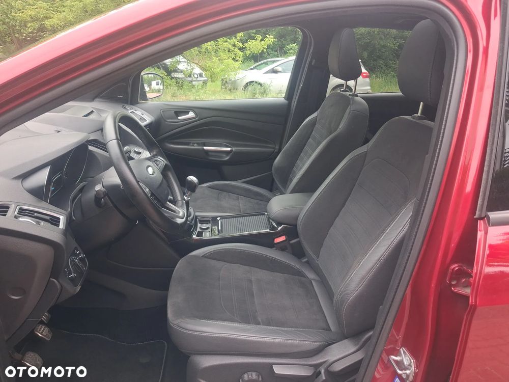 Ford Kuga 1.5 TDCi 2x4 ST-Line - 15