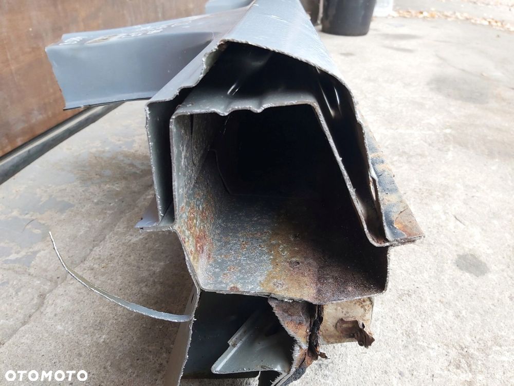 Toyota Corolla E12 5d próg prawy bok poszycie progu - 5