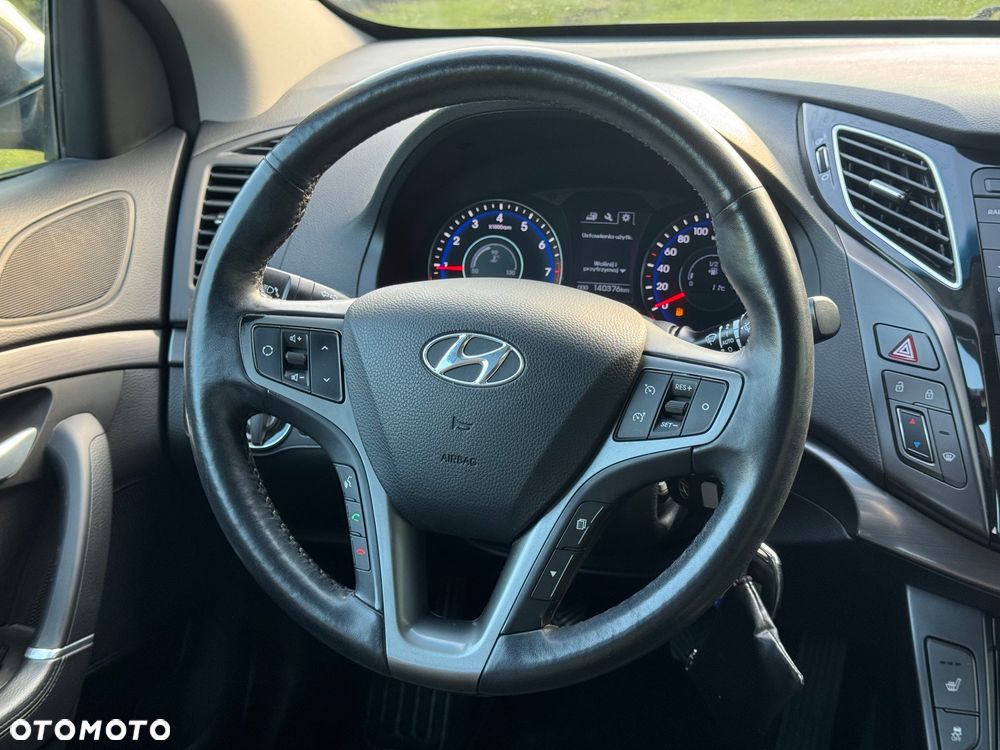 Hyundai i40 Kombi blue 1.6 Space - 19