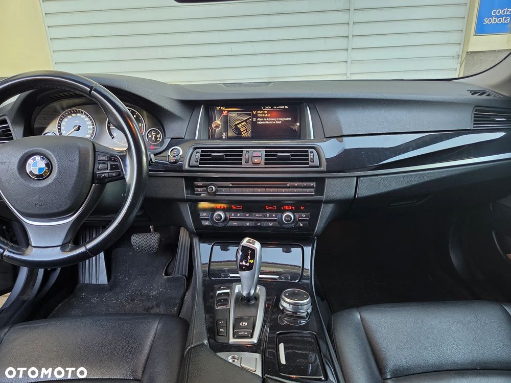 BMW Seria 5 518d - 11