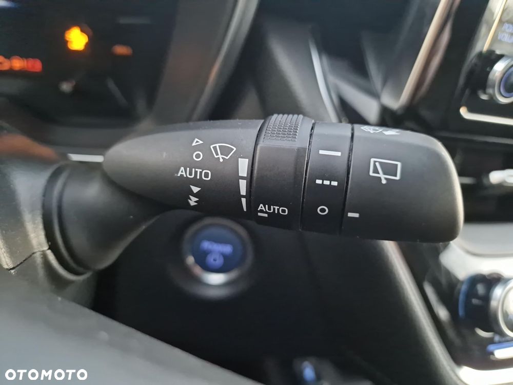 Toyota Corolla 1.8 Hybrid Comfort - 24