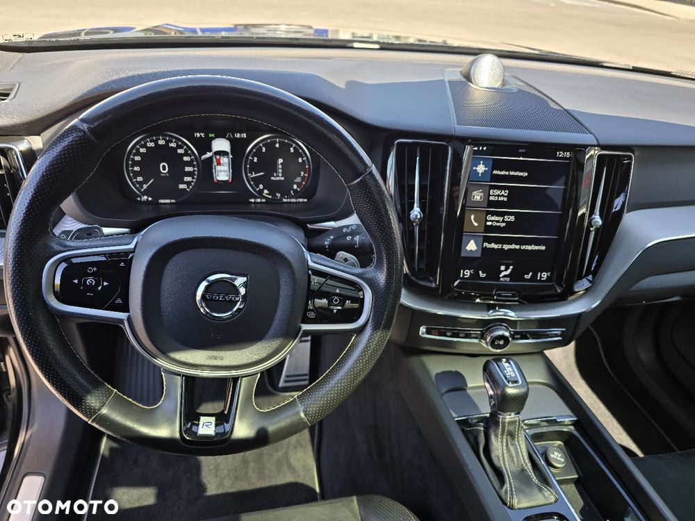 Volvo XC 60 T6 AWD Geartronic RDesign - 9
