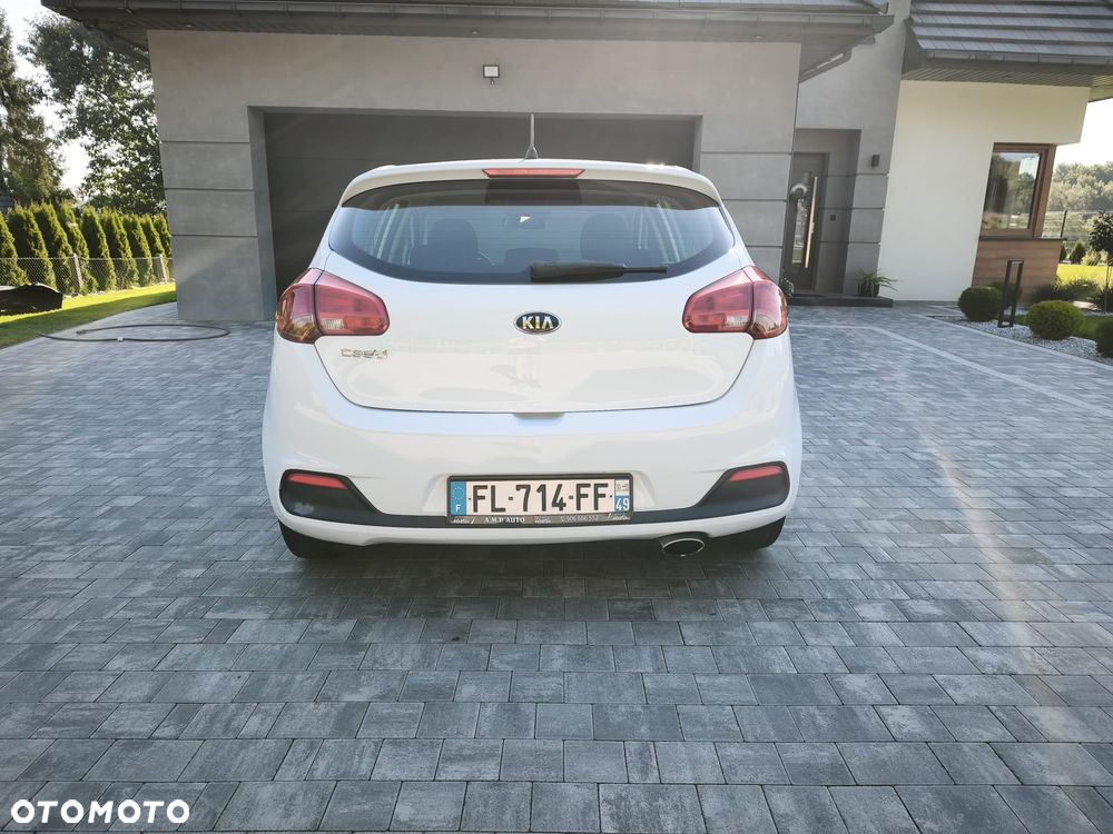 Kia Ceed - 16