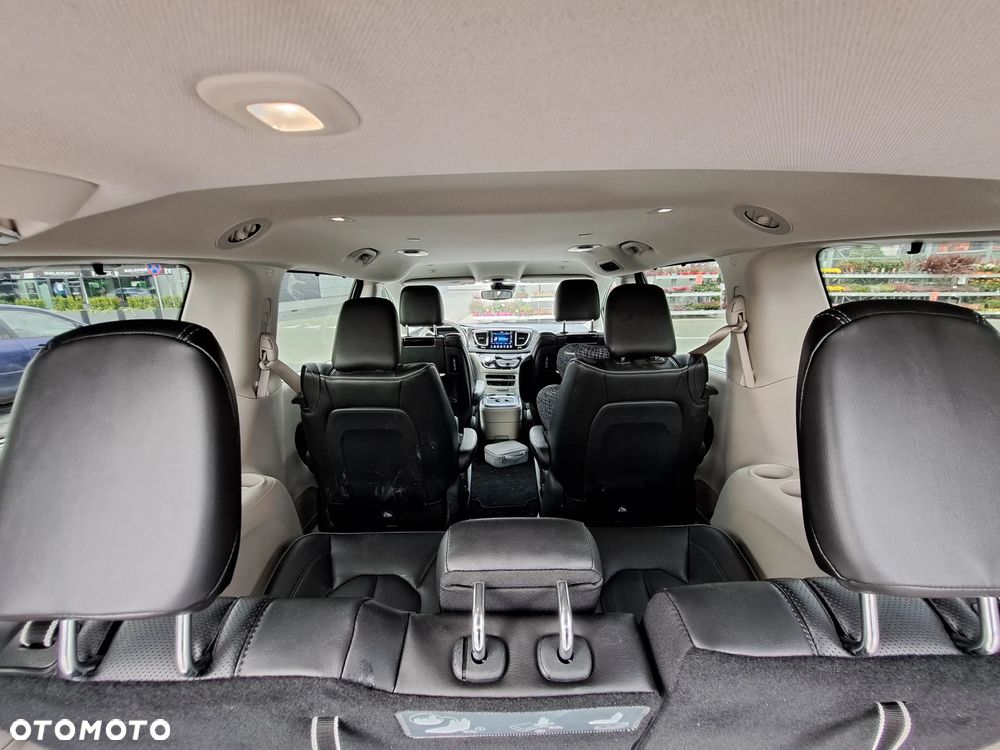 Chrysler Pacifica - 11