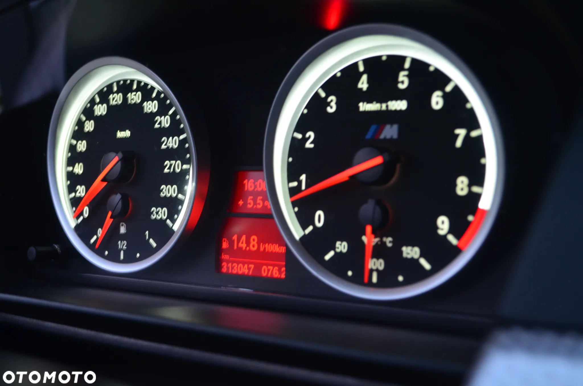BMW Seria 5 525i Touring - 13