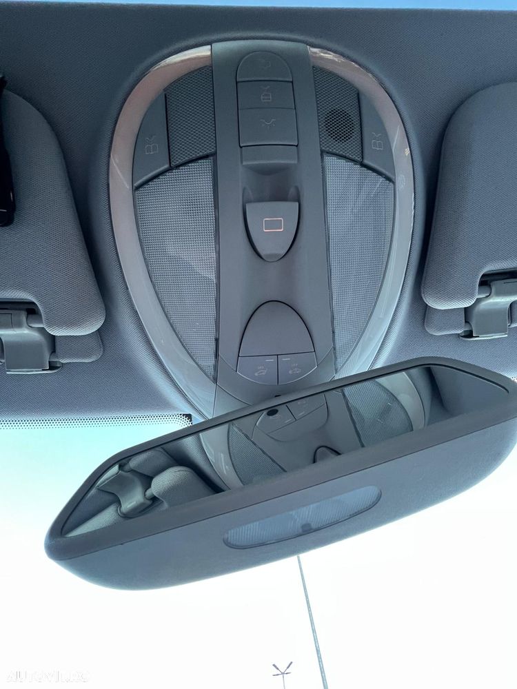 Mercedes-Benz E - 12